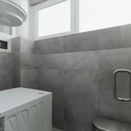 Fernao De Magalhaes Apartamento *