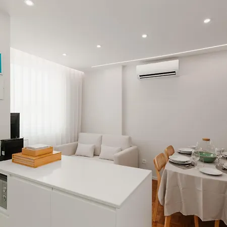 Fernao De Magalhaes Oporto