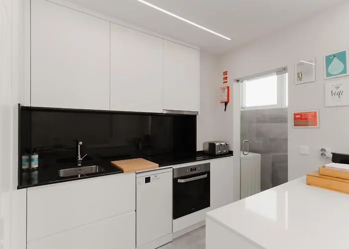 Fernao De Magalhaes Apartment *